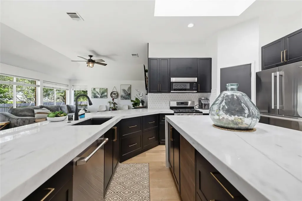 6435 Old Harbor Lane Austin TX 78739