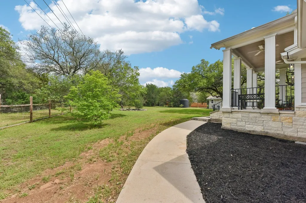 126 County Road 420 Road Spicewood TX 78669