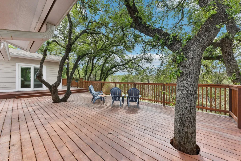 126 County Road 420 Road Spicewood TX 78669