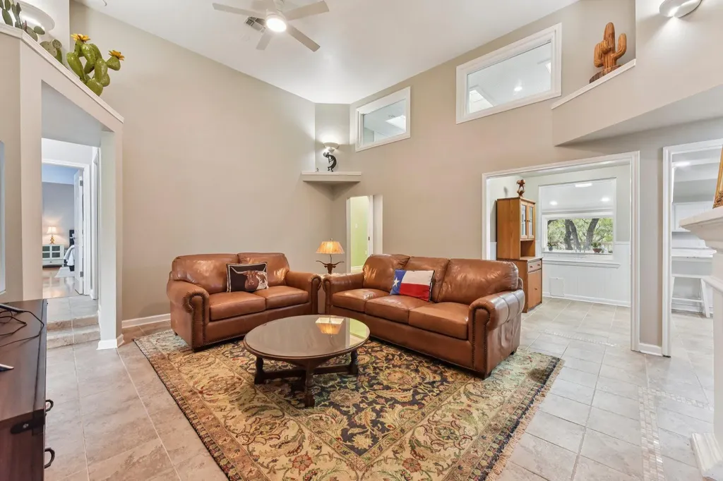 126 County Road 420 Road Spicewood TX 78669
