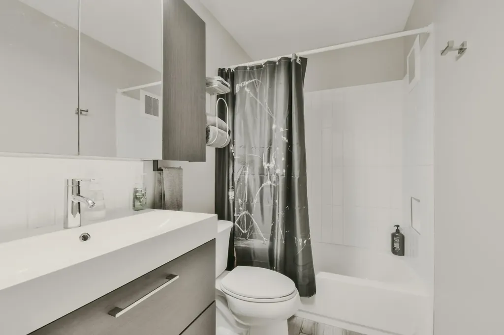 2302 East Side Drive Austin TX 78704