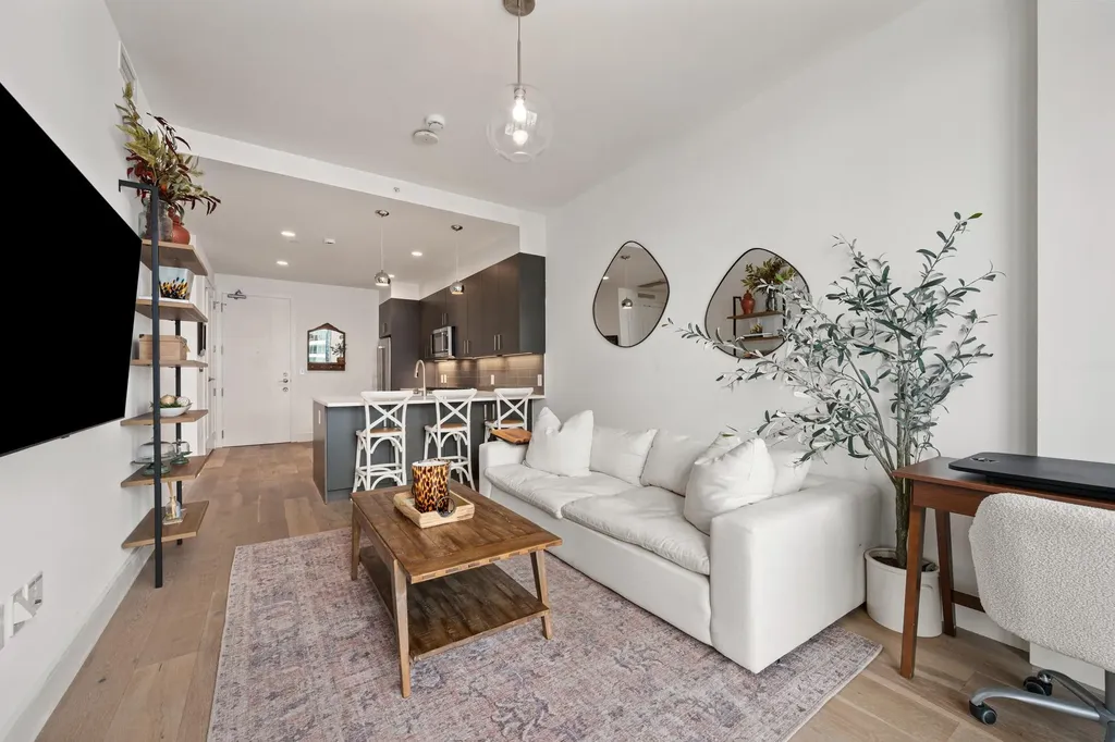 222 West Avenue Austin TX 78701