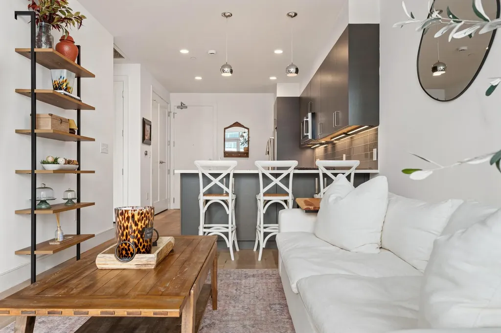 222 West Avenue Austin TX 78701