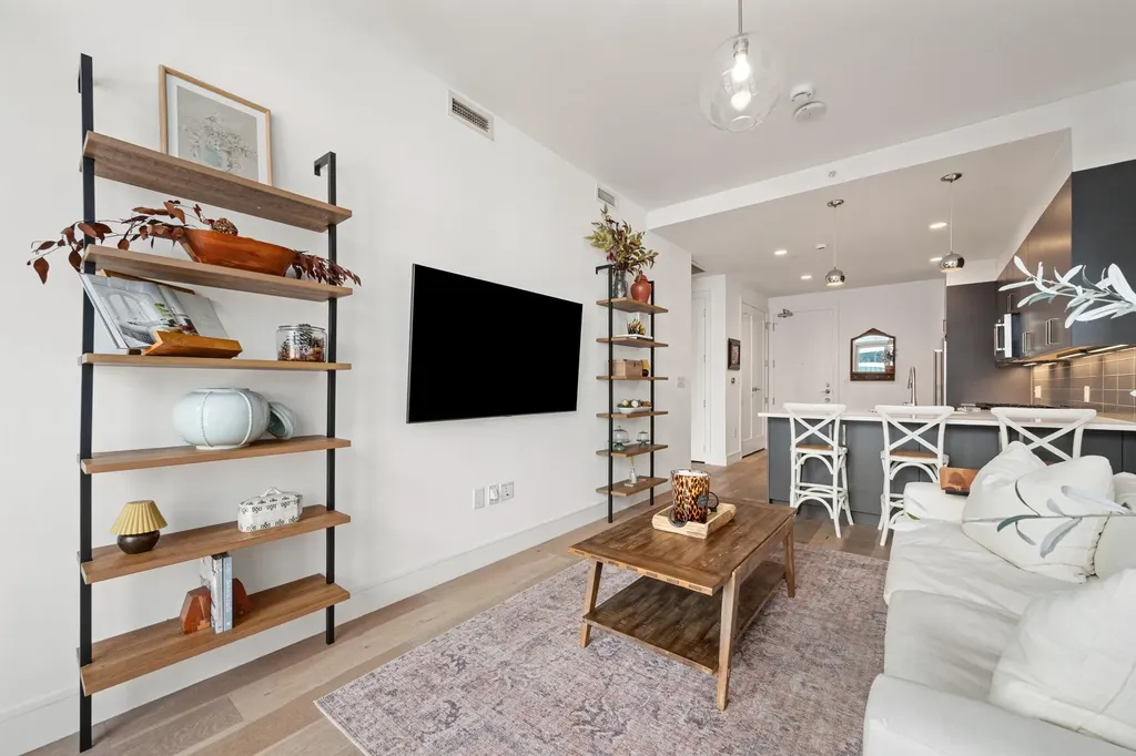 222 West Avenue Austin TX 78701