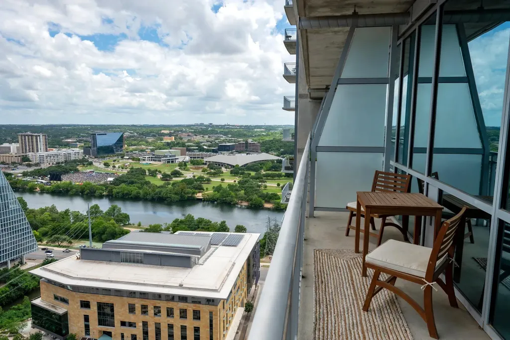 222 West Avenue Austin TX 78701
