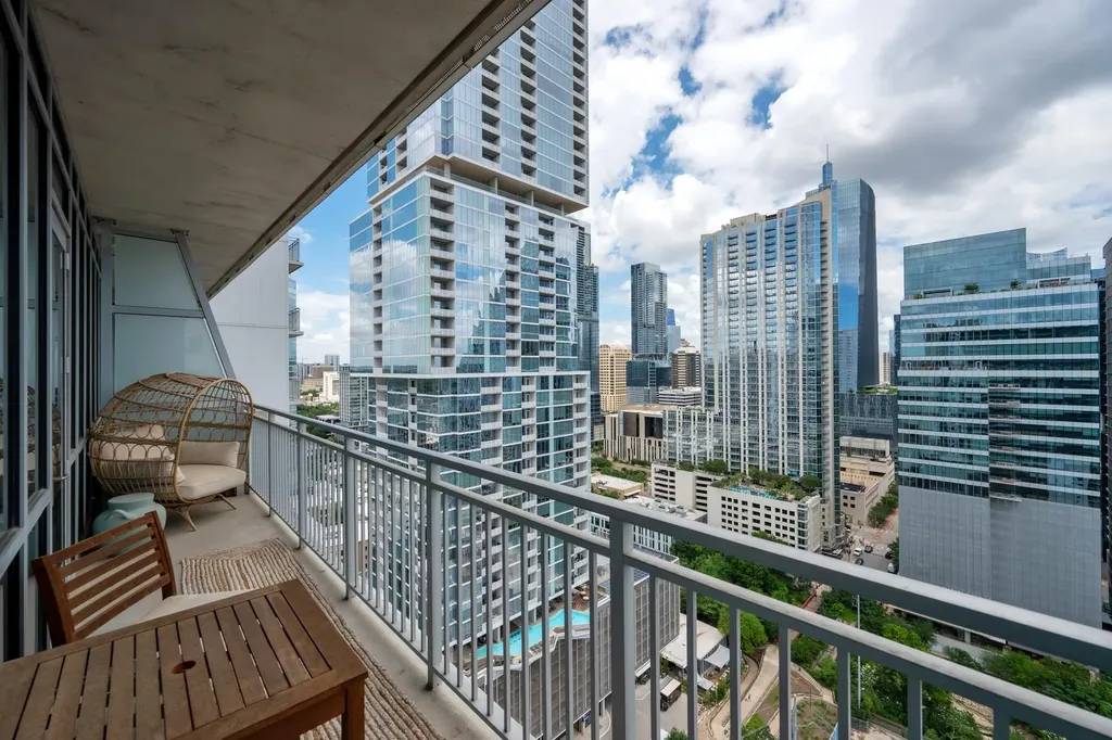 222 West Avenue Austin TX 78701
