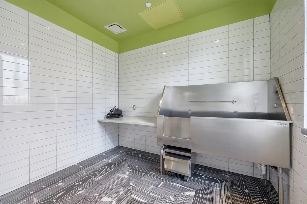 222 West Avenue Austin TX 78701