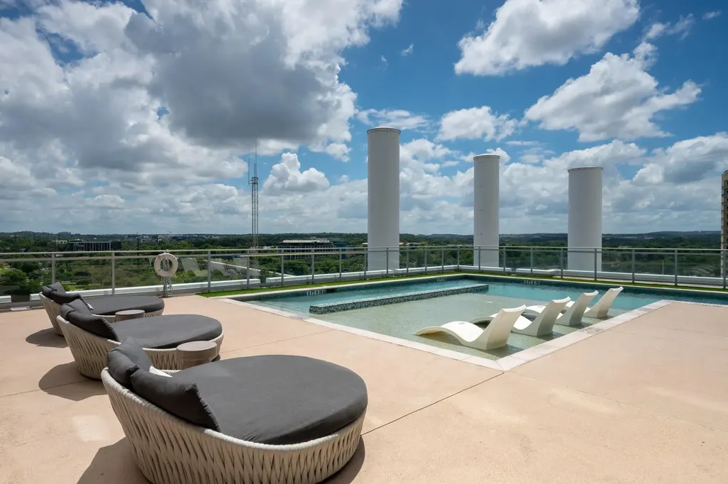 222 West Avenue Austin TX 78701