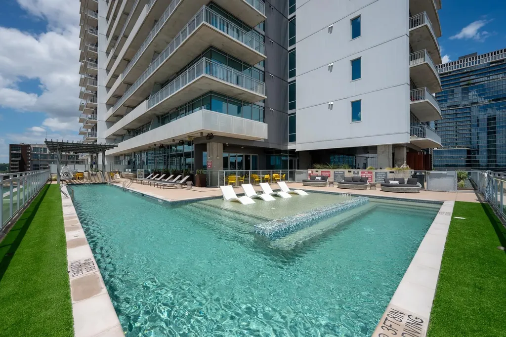 222 West Avenue Austin TX 78701