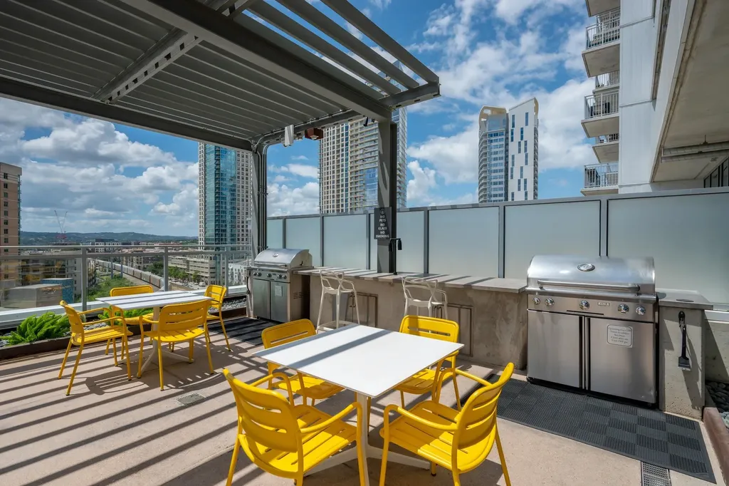 222 West Avenue Austin TX 78701