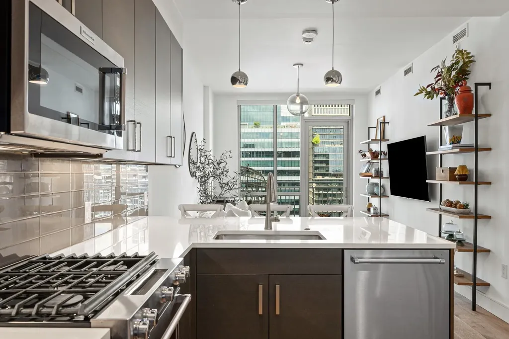 222 West Avenue Austin TX 78701