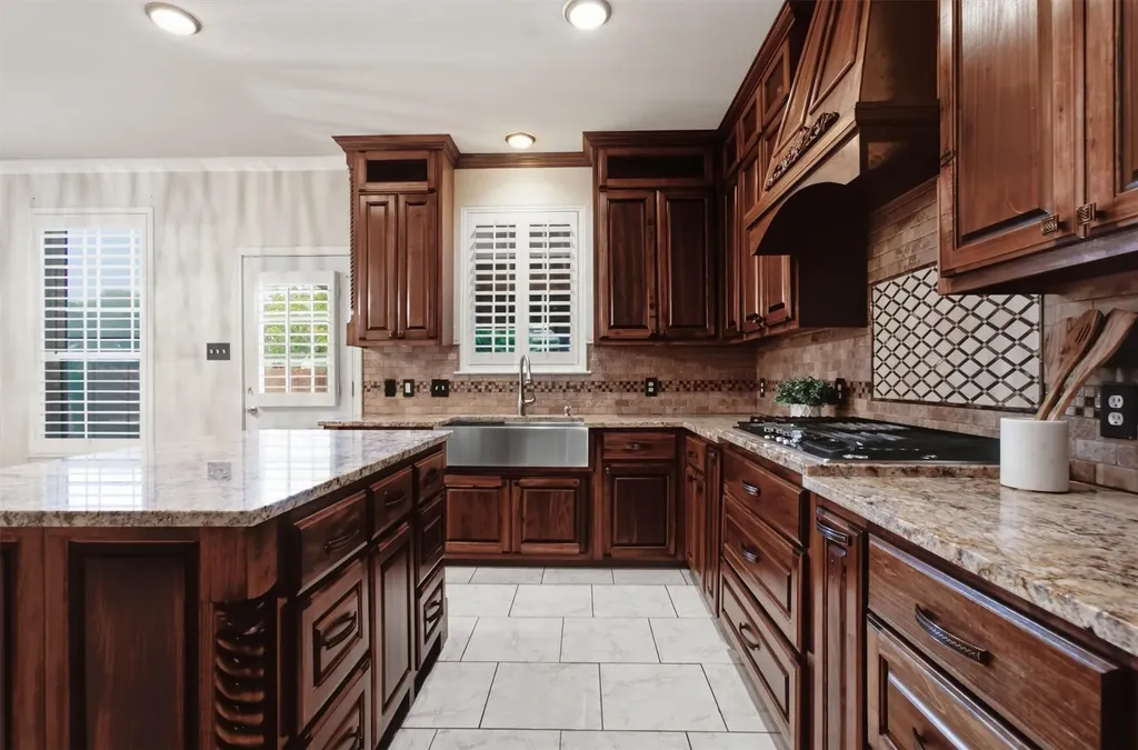 113 Scarlet Oak Cove Kyle TX 78640