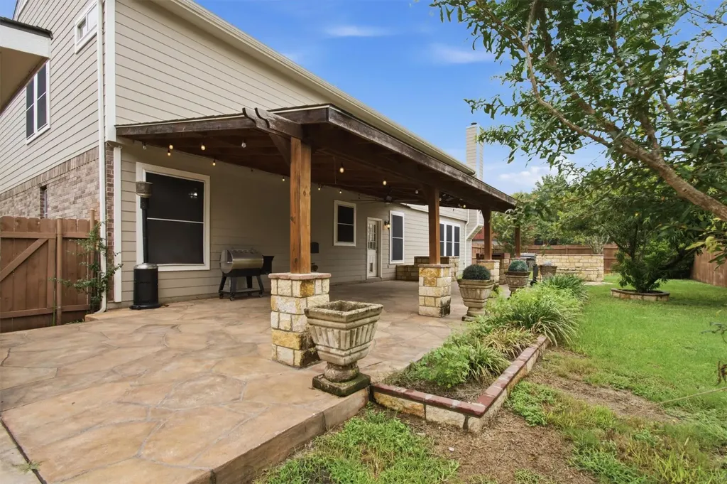 113 Scarlet Oak Cove Kyle TX 78640