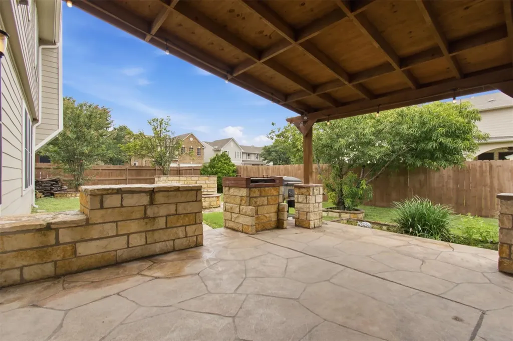 113 Scarlet Oak Cove Kyle TX 78640