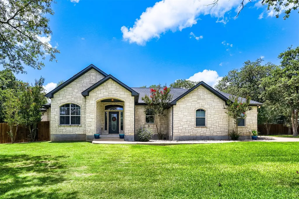 138 Elm Wood Drive Elgin TX 78621