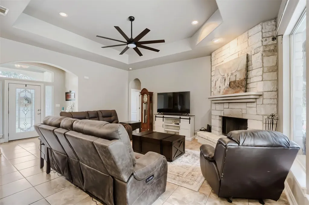 138 Elm Wood Drive Elgin TX 78621