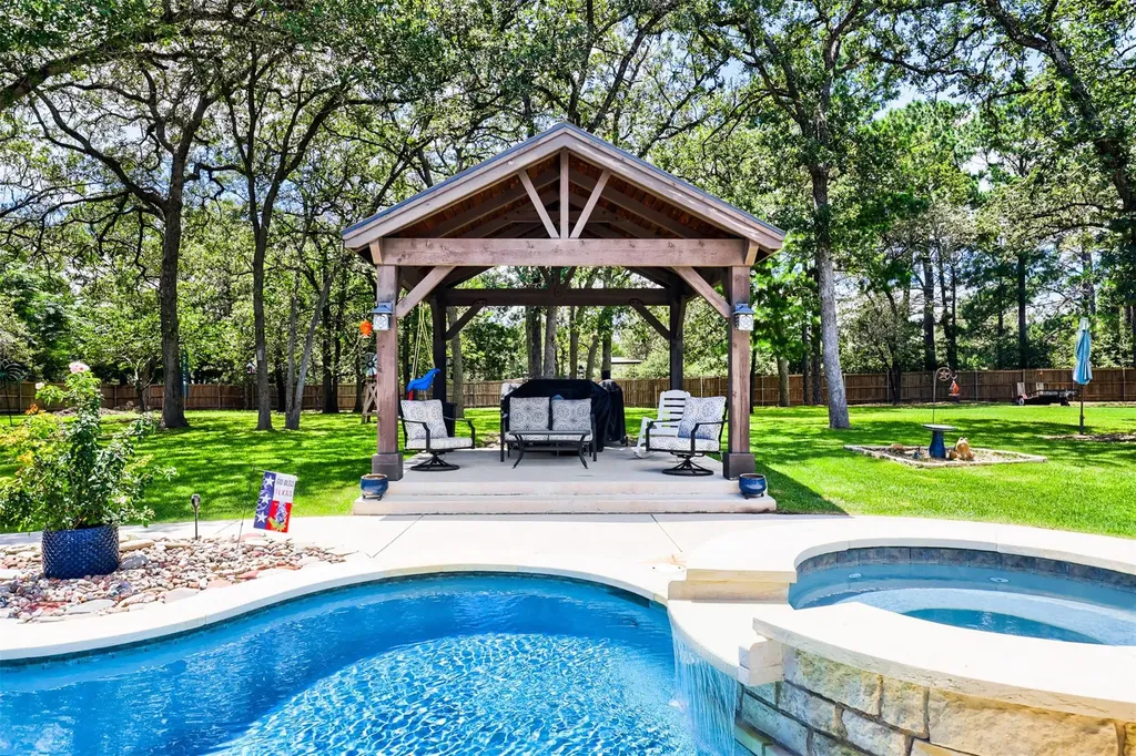 138 Elm Wood Drive Elgin TX 78621