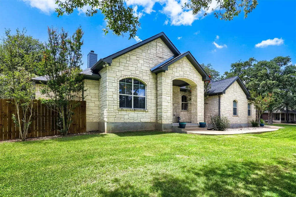 138 Elm Wood Drive Elgin TX 78621