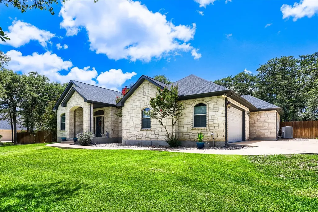 138 Elm Wood Drive Elgin TX 78621
