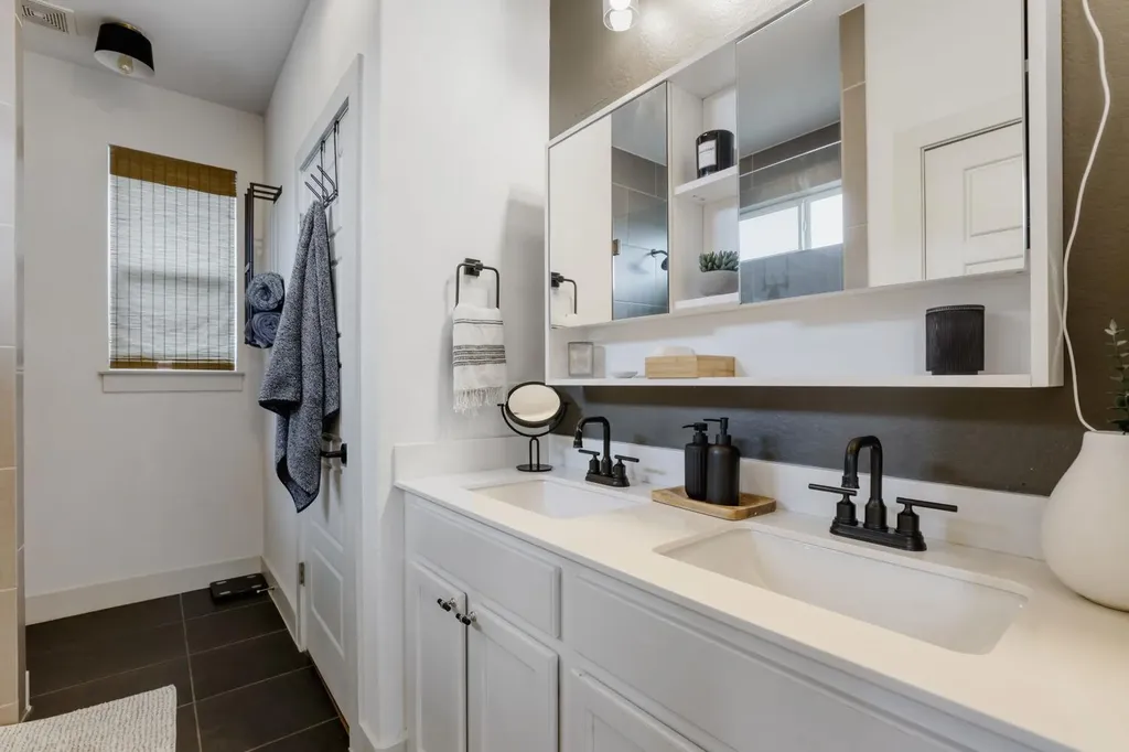 2003 Hermia Street Austin TX 78741