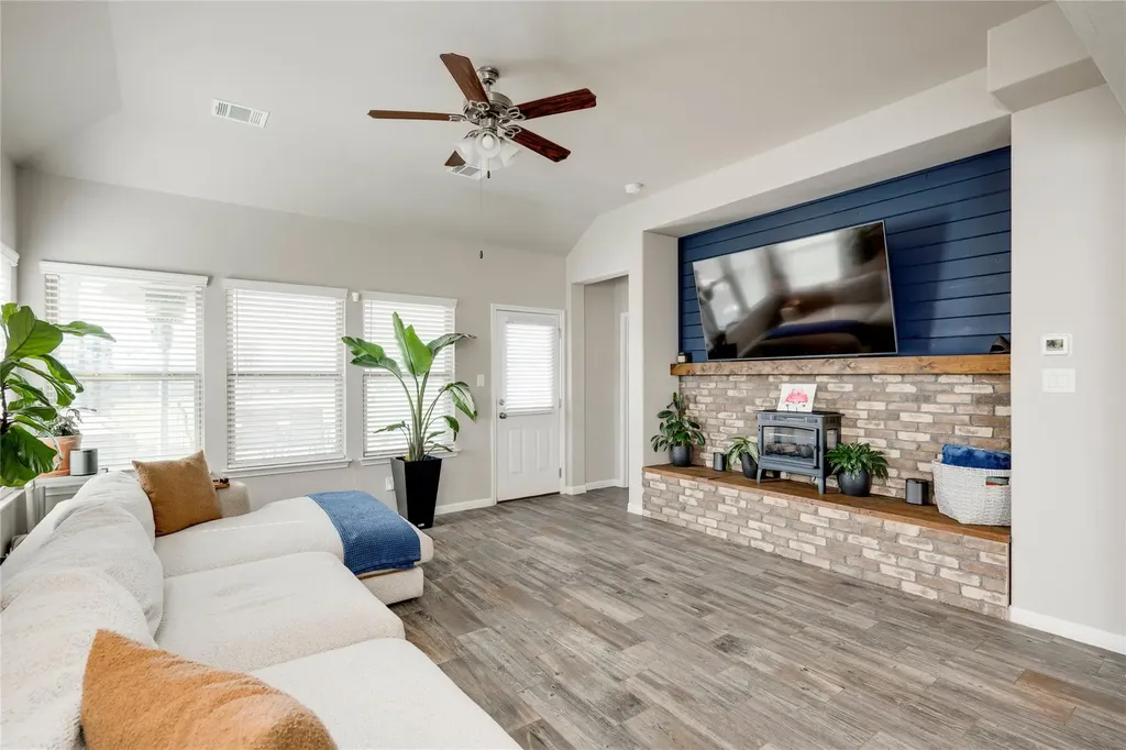 709 Tinton Falls Lane Pflugerville TX 78660