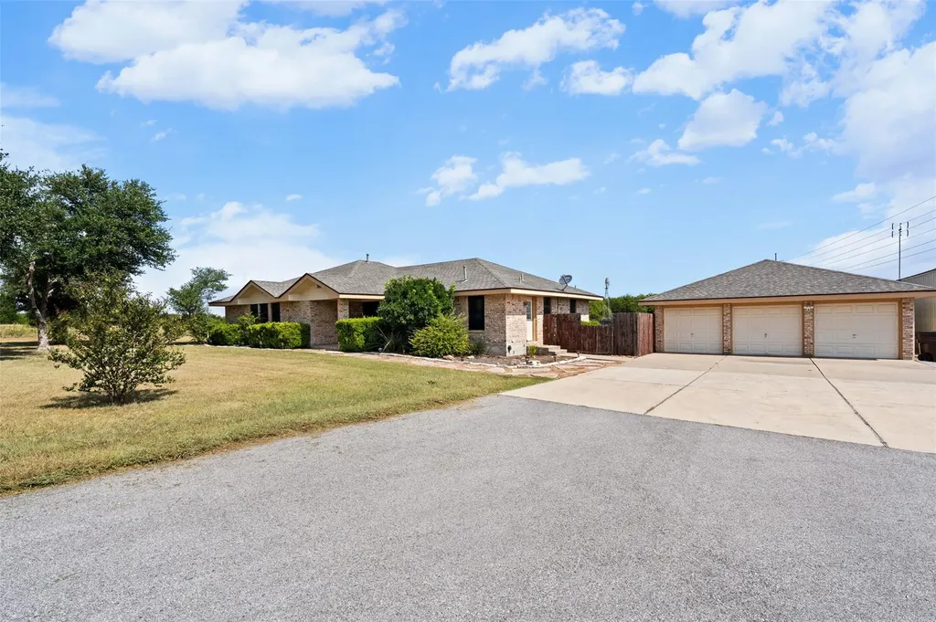 1512 Panther Loop Pflugerville TX 78660