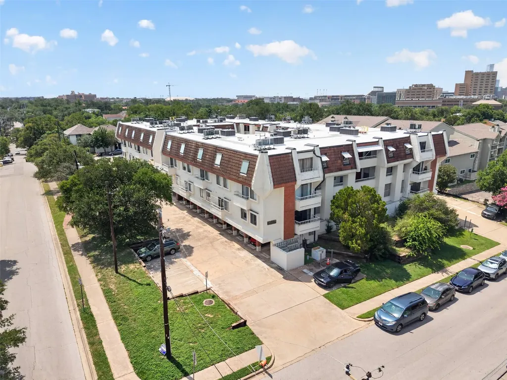 3115 Helms Street Austin TX 78705
