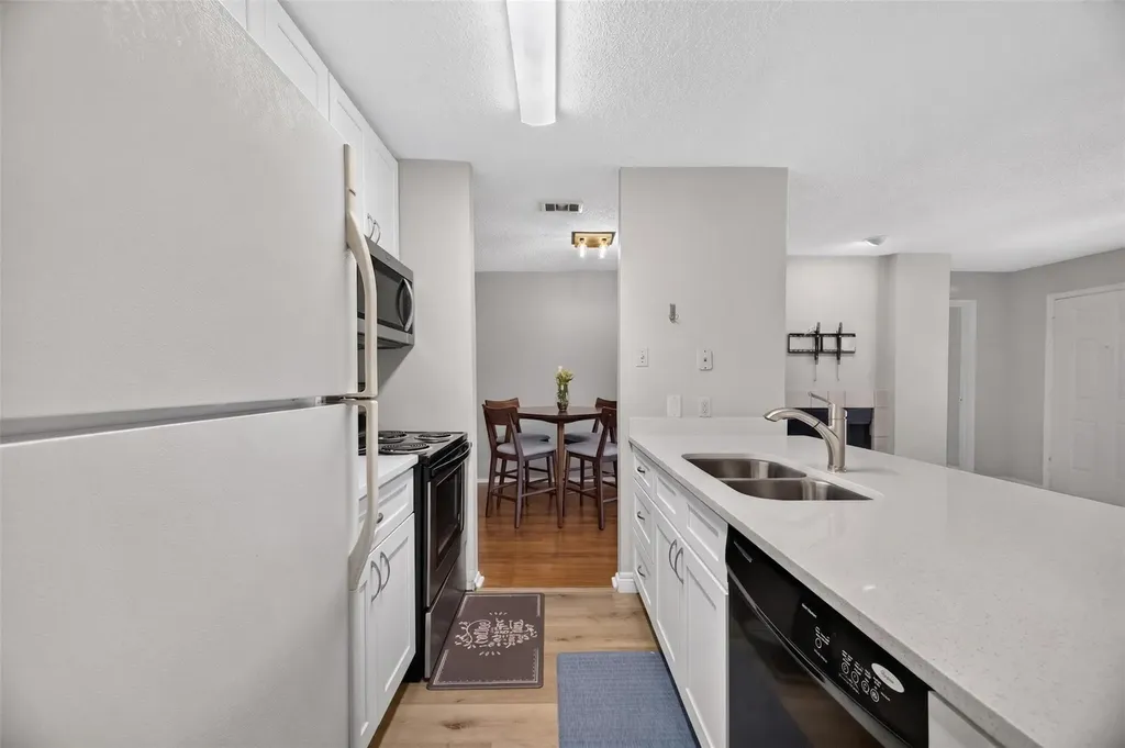 3115 Helms Street Austin TX 78705