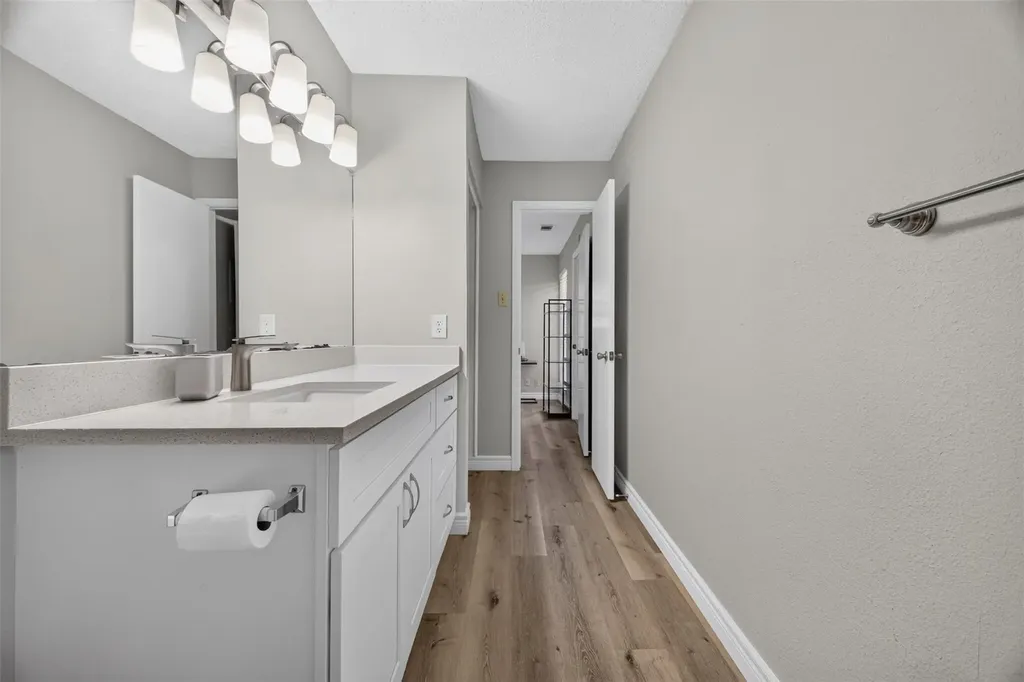 3115 Helms Street Austin TX 78705