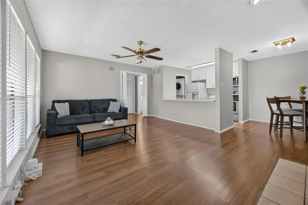 3115 Helms Street Austin TX 78705