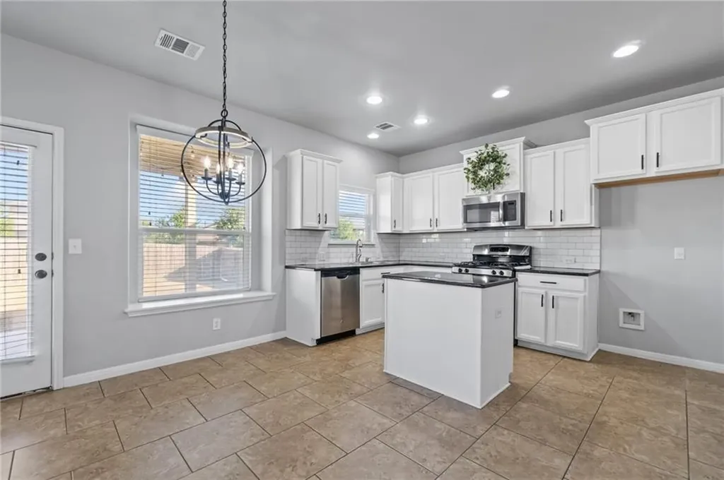 170 Kingfisher Lane Kyle TX 78640