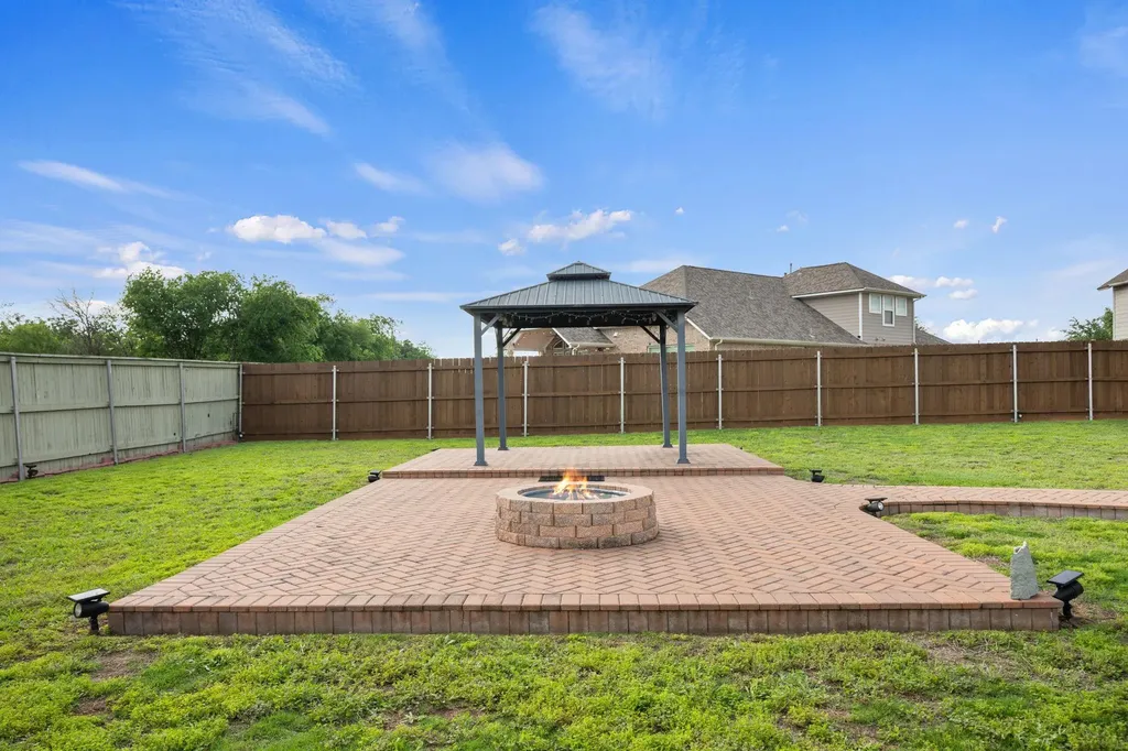 412 Perryville Loop Liberty Hill TX 78642
