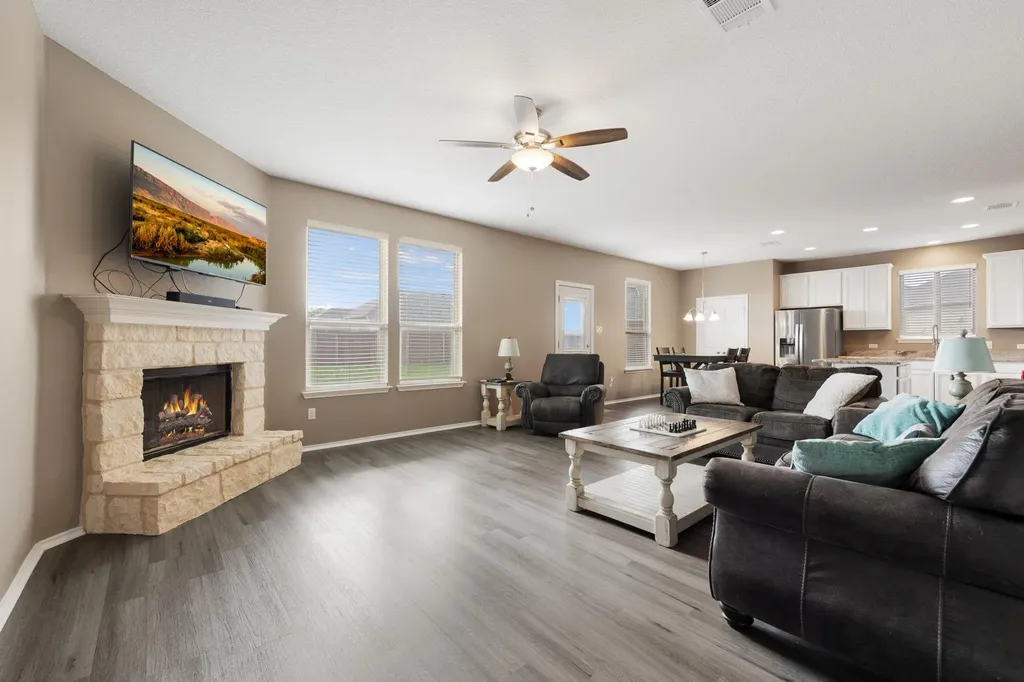 412 Perryville Loop Liberty Hill TX 78642