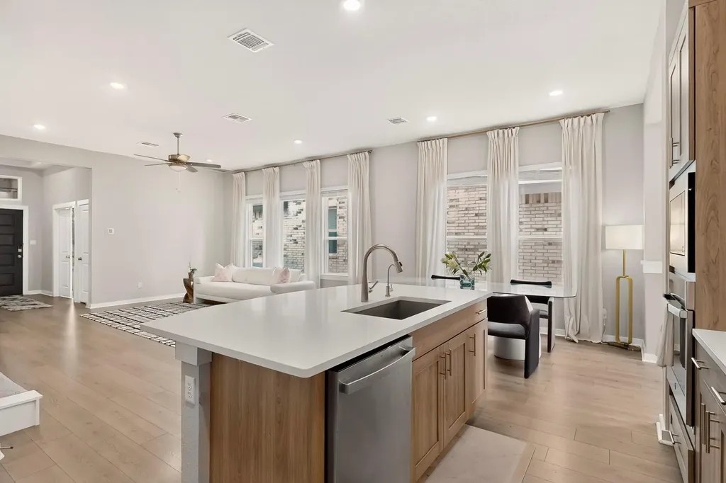 1008 Summer Glen Georgetown TX 78628
