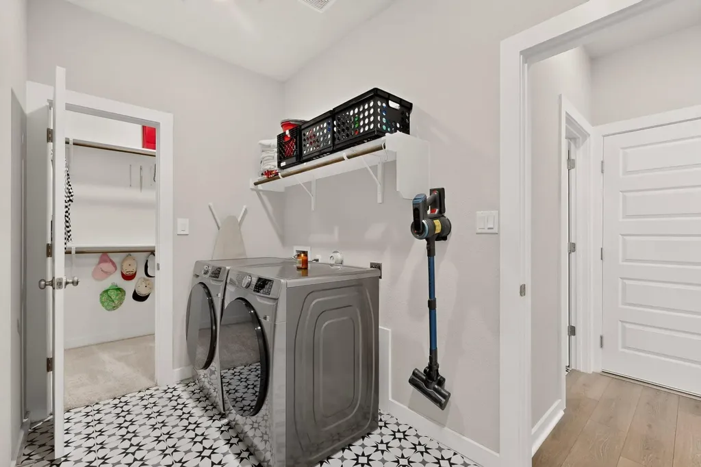 1008 Summer Glen Georgetown TX 78628
