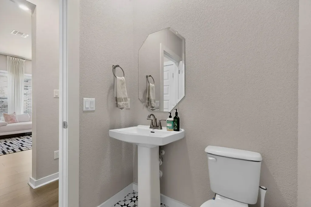 1008 Summer Glen Georgetown TX 78628