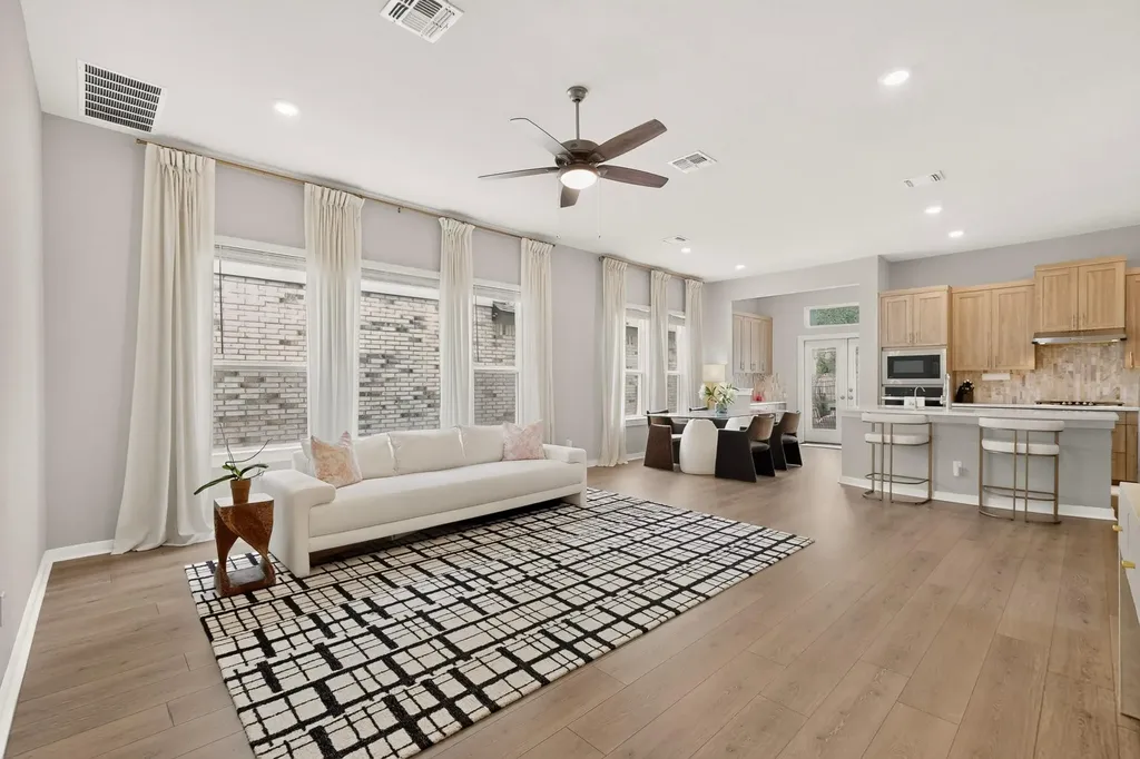 1008 Summer Glen Georgetown TX 78628