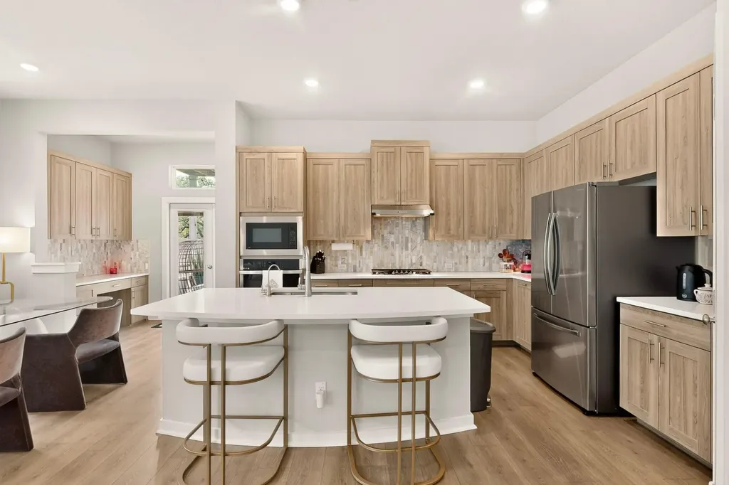 1008 Summer Glen Georgetown TX 78628