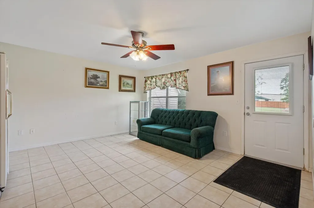 8 Valley Creek Road Round Rock TX 78664