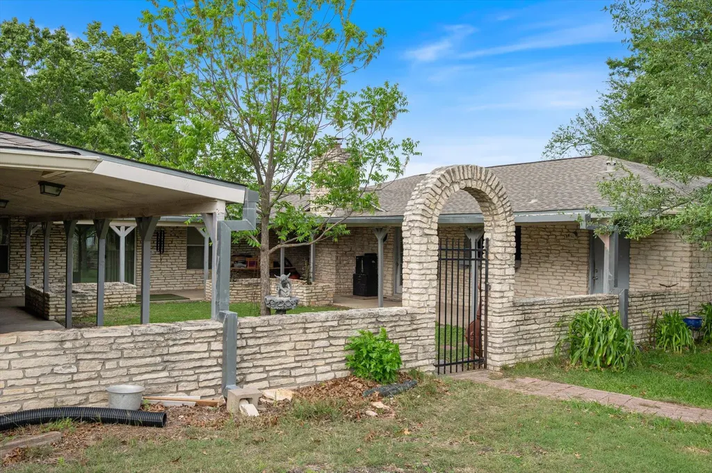 8 Valley Creek Road Round Rock TX 78664