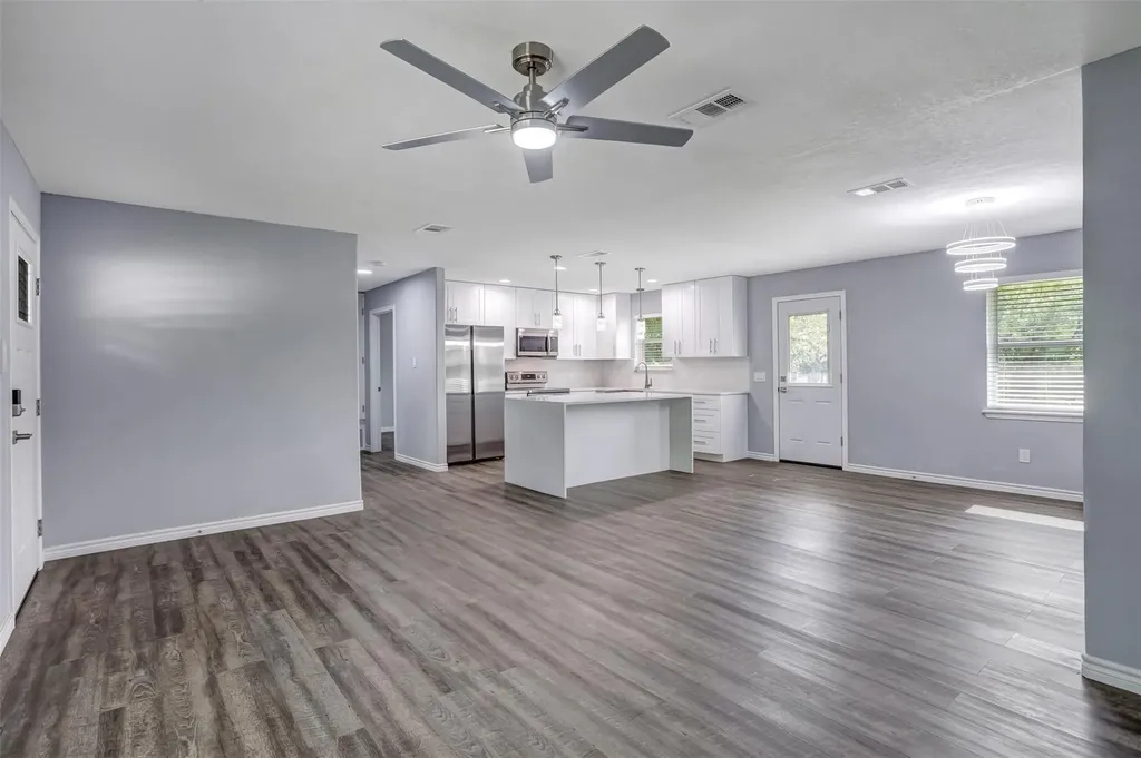1708 Woodcrest Drive Marble Falls TX 78654