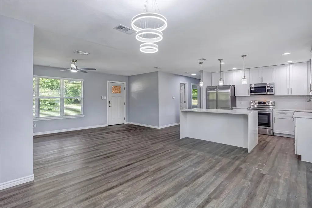 1708 Woodcrest Drive Marble Falls TX 78654