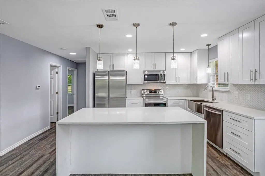1708 Woodcrest Drive Marble Falls TX 78654