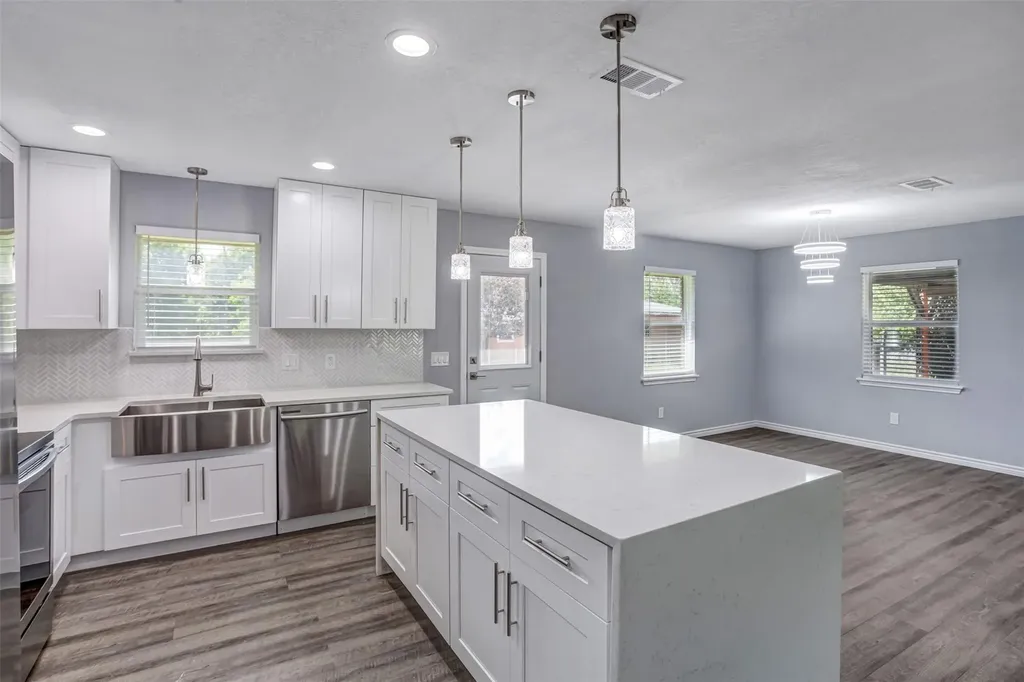 1708 Woodcrest Drive Marble Falls TX 78654