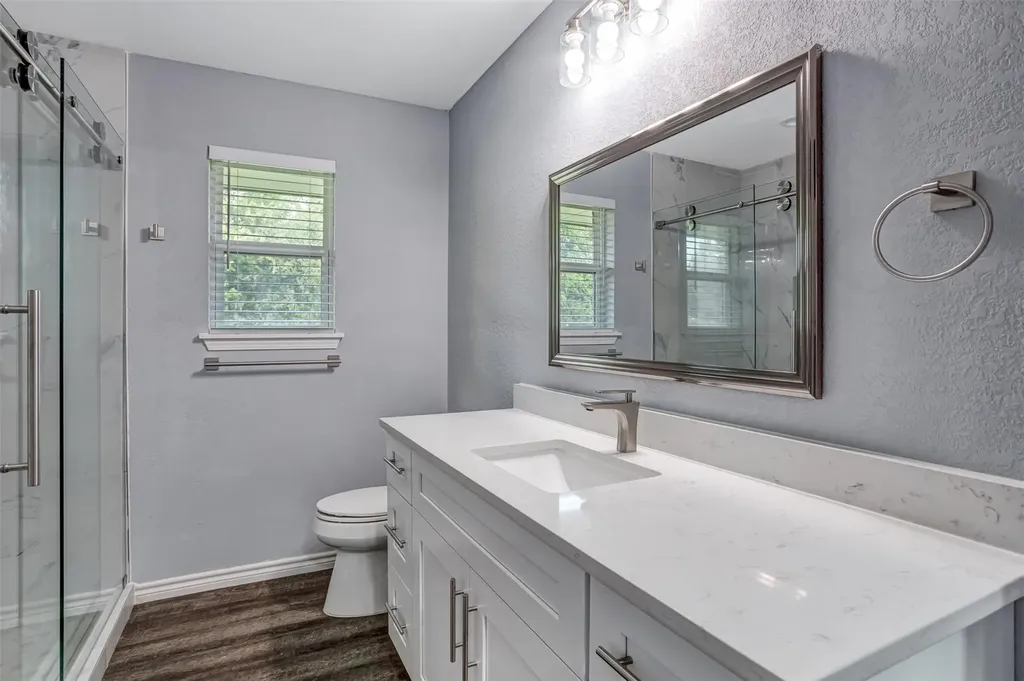 1708 Woodcrest Drive Marble Falls TX 78654