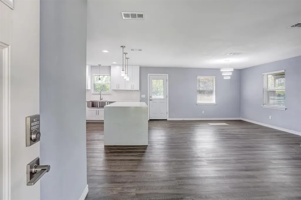 1708 Woodcrest Drive Marble Falls TX 78654