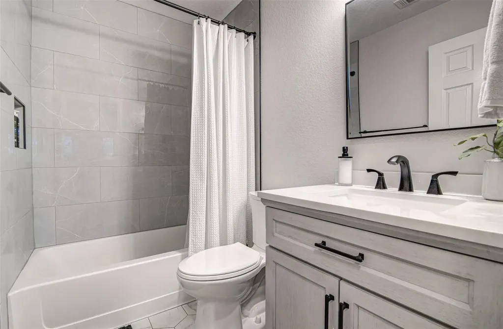 10614 Black Wolf Bay San Antonio TX 78245