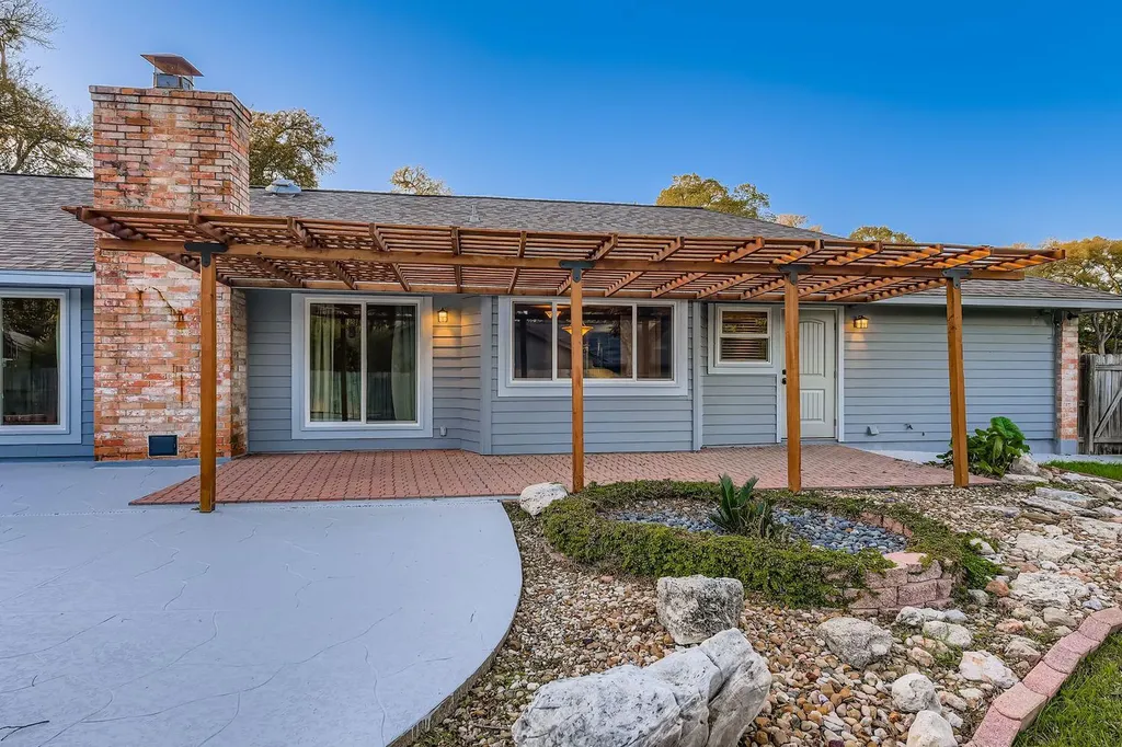 9201 Heatherwood Drive Austin TX 78748