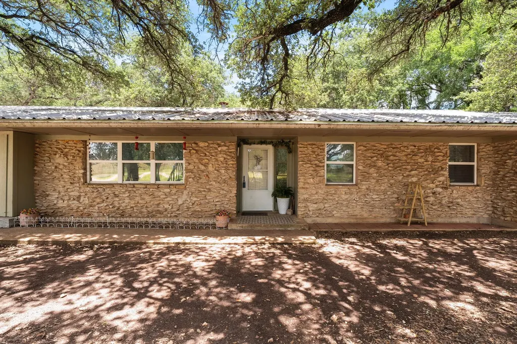 4240 Texas 236 Highway Moody TX 76557