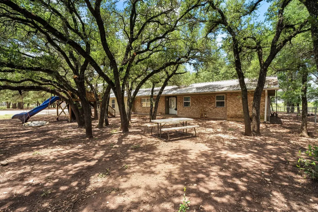 4240 Texas 236 Highway Moody TX 76557